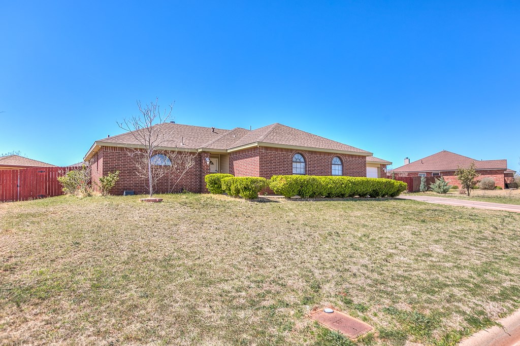 1605 Amberton Pkwy Property Photo 2