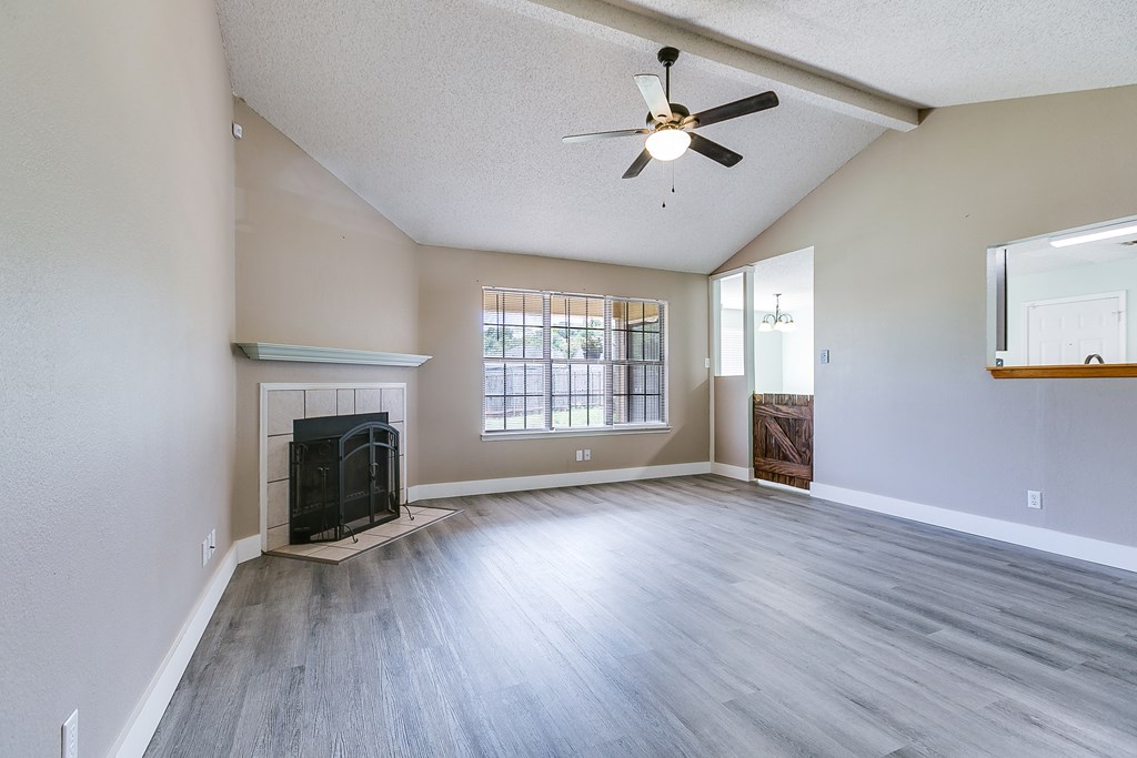 1605 Amberton Pkwy Property Photo 7