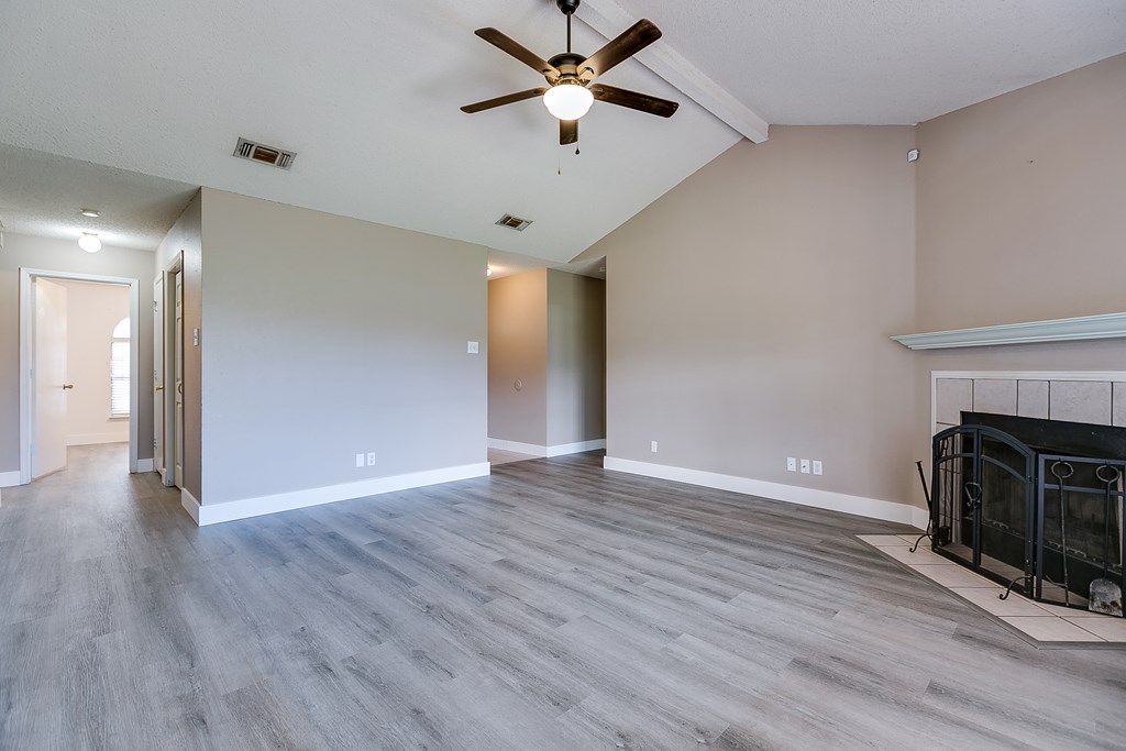 1605 Amberton Pkwy Property Photo 9