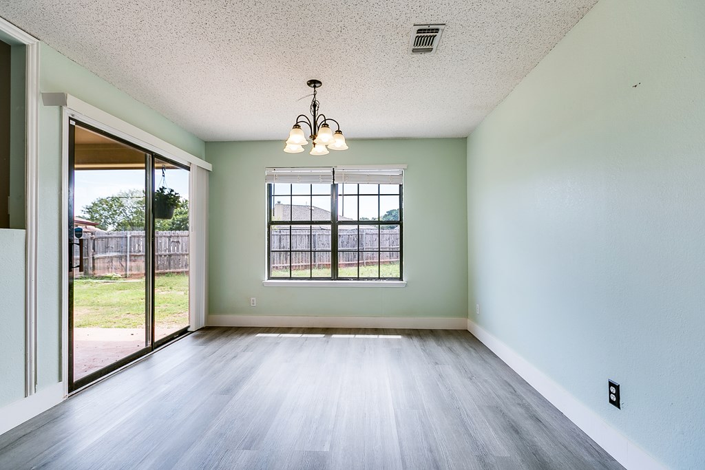 1605 Amberton Pkwy Property Photo 10