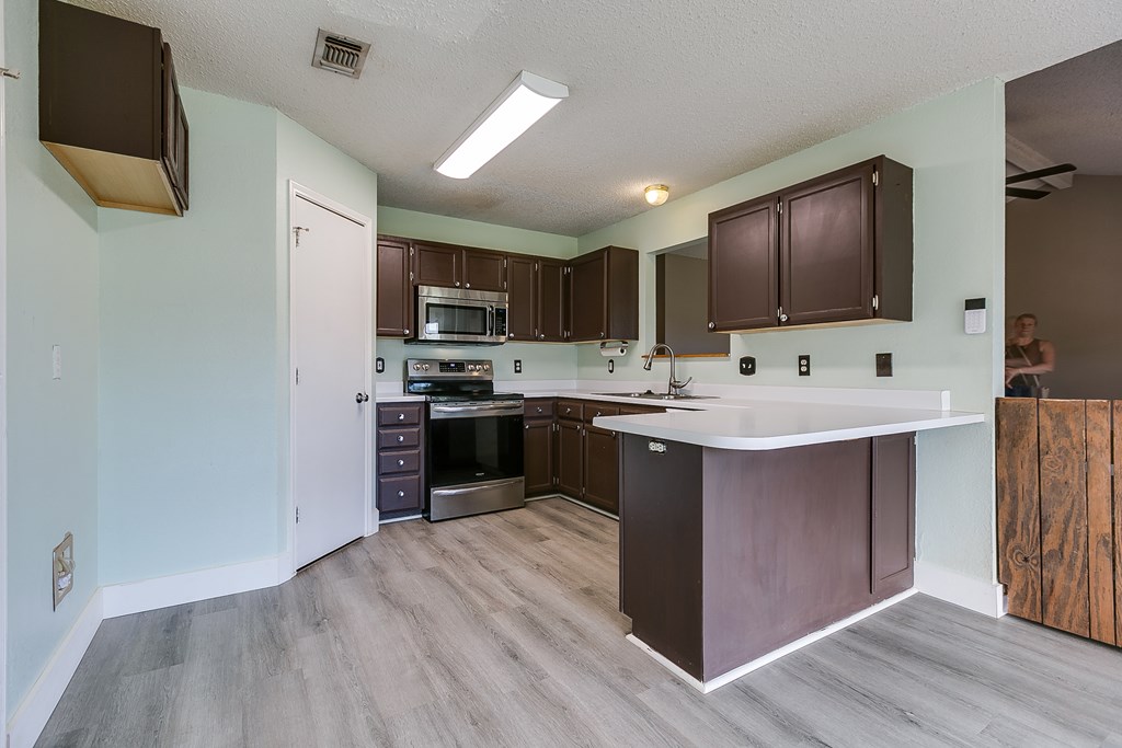 1605 Amberton Pkwy Property Photo 11