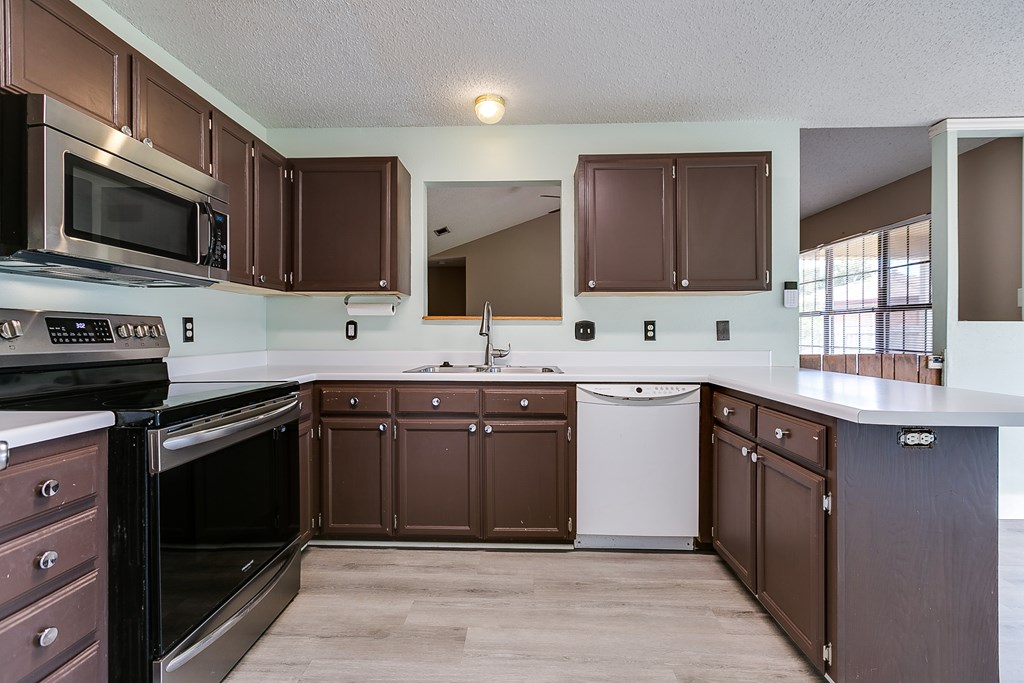 1605 Amberton Pkwy Property Photo 12