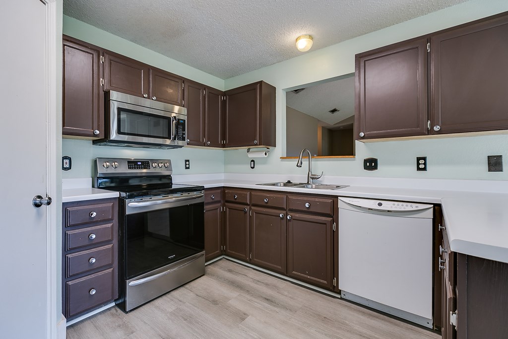 1605 Amberton Pkwy Property Photo 13