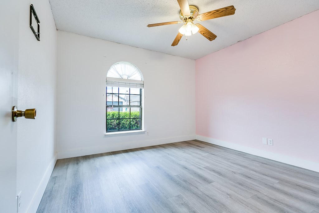 1605 Amberton Pkwy Property Photo 14