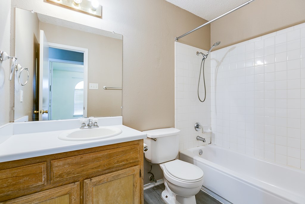 1605 Amberton Pkwy Property Photo 15