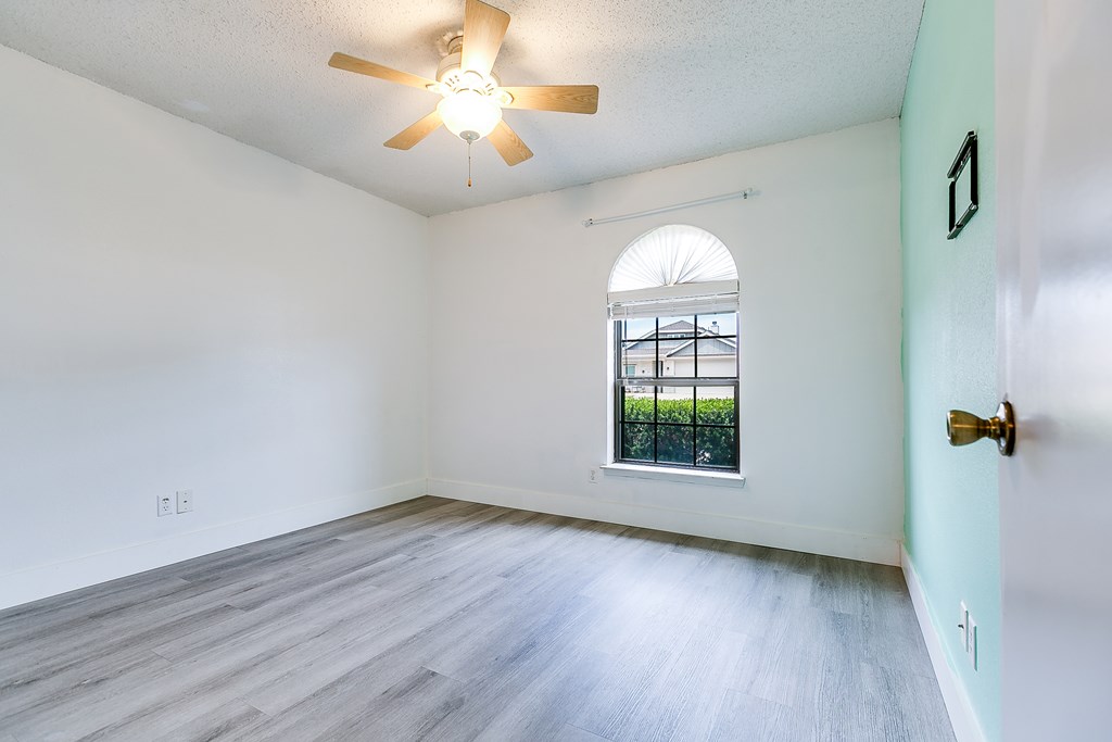 1605 Amberton Pkwy Property Photo 16