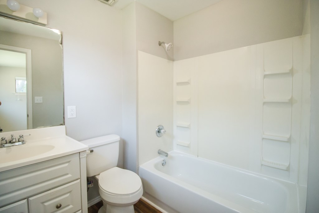 3147 S Oxford Ave Property Photo 14
