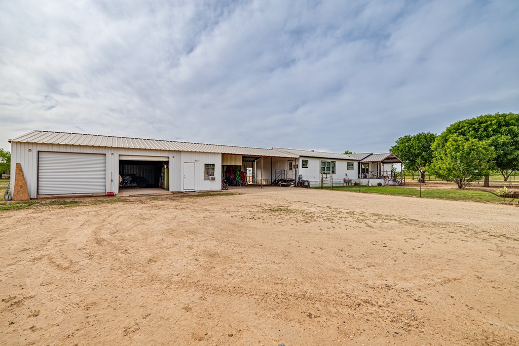 8918 Paradise Lane Property Photo 4