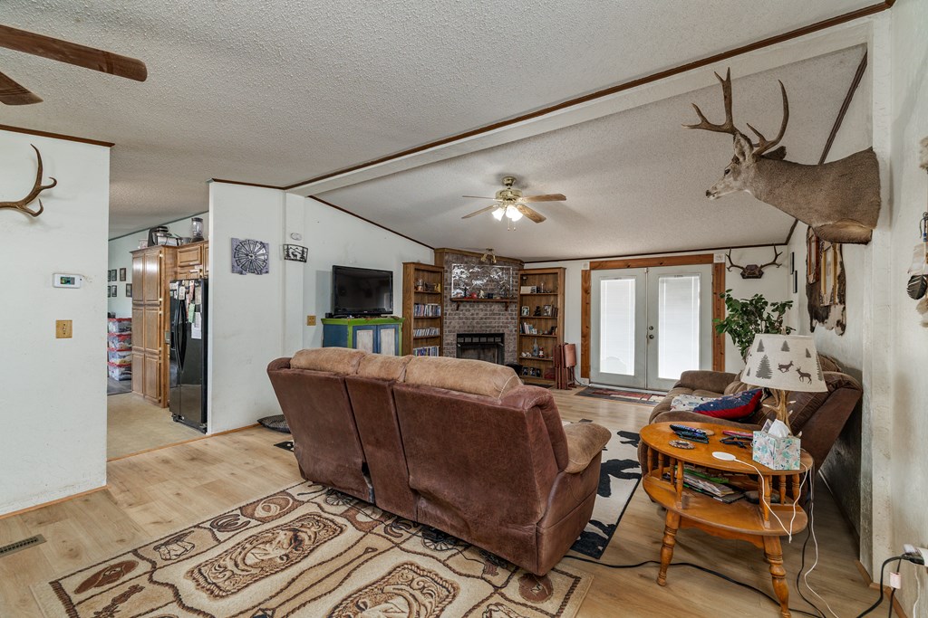 8918 Paradise Lane Property Photo 6