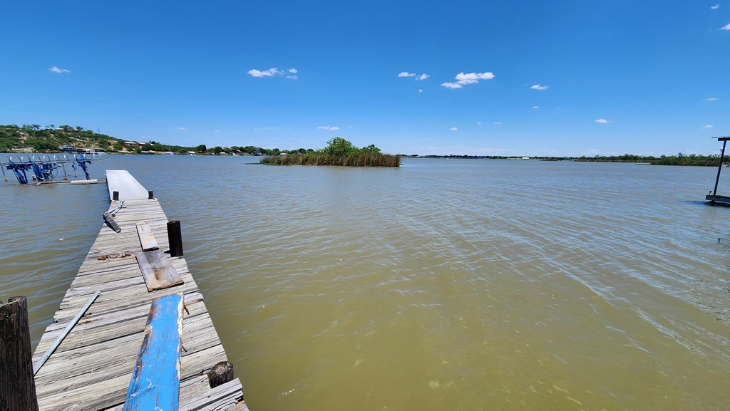 2902 Red Bluff Circle Property Photo 4
