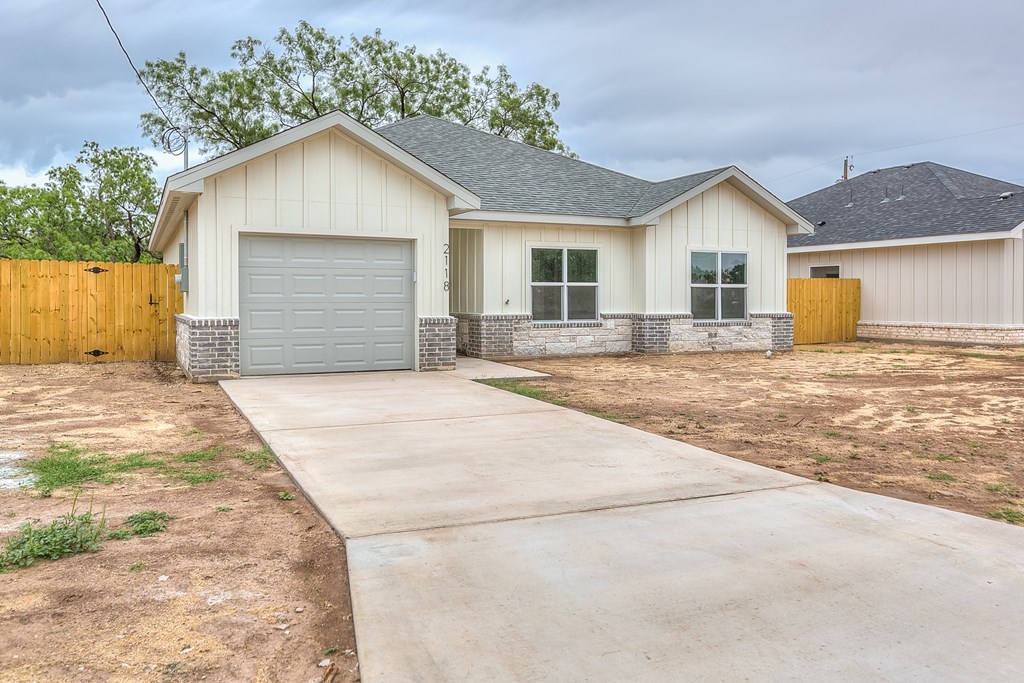 2118 Deaton St Property Photo 3