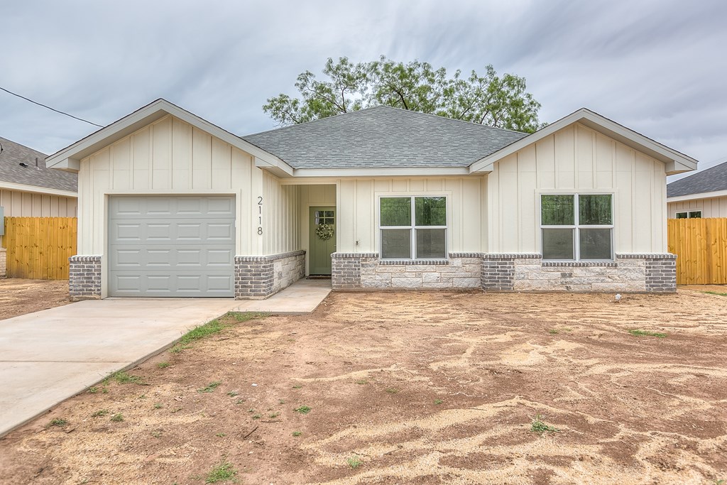 2118 Deaton St Property Photo 4