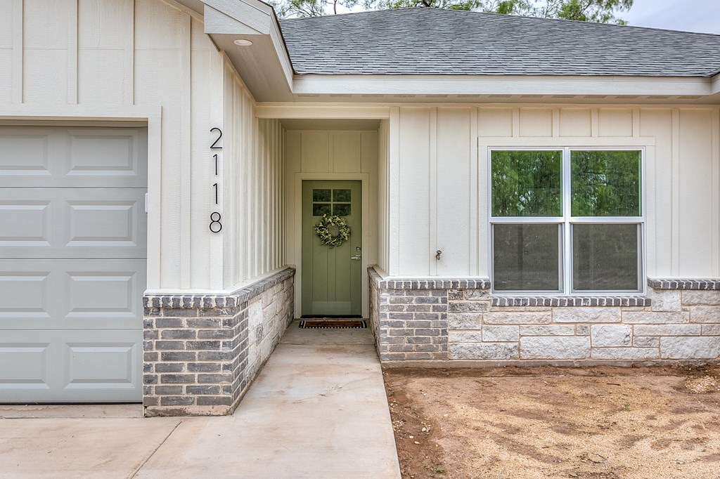2118 Deaton St Property Photo 5