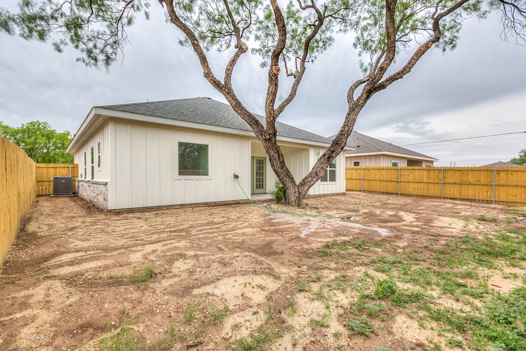 2118 Deaton St Property Photo 35