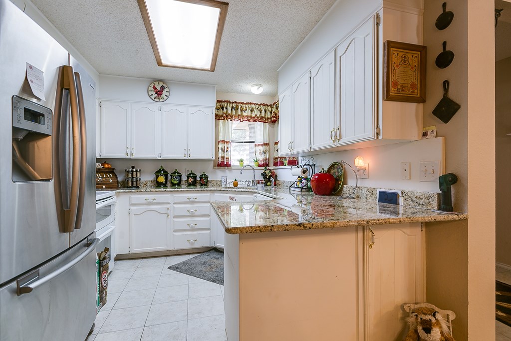 1027 Butterfly Lane Property Photo 11