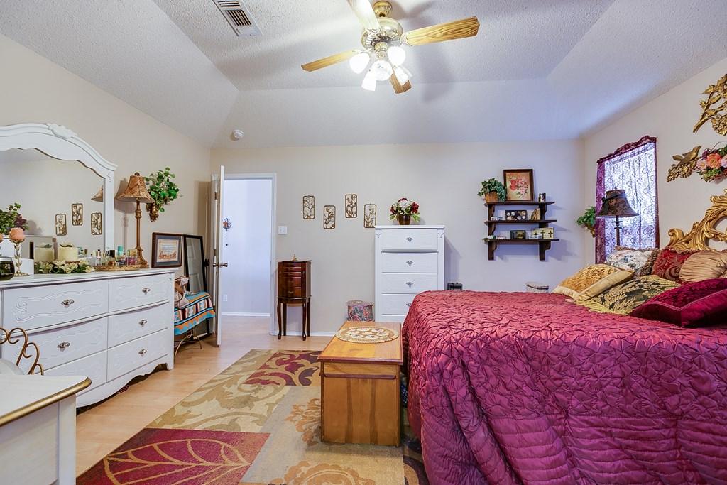 1027 Butterfly Lane Property Photo 18