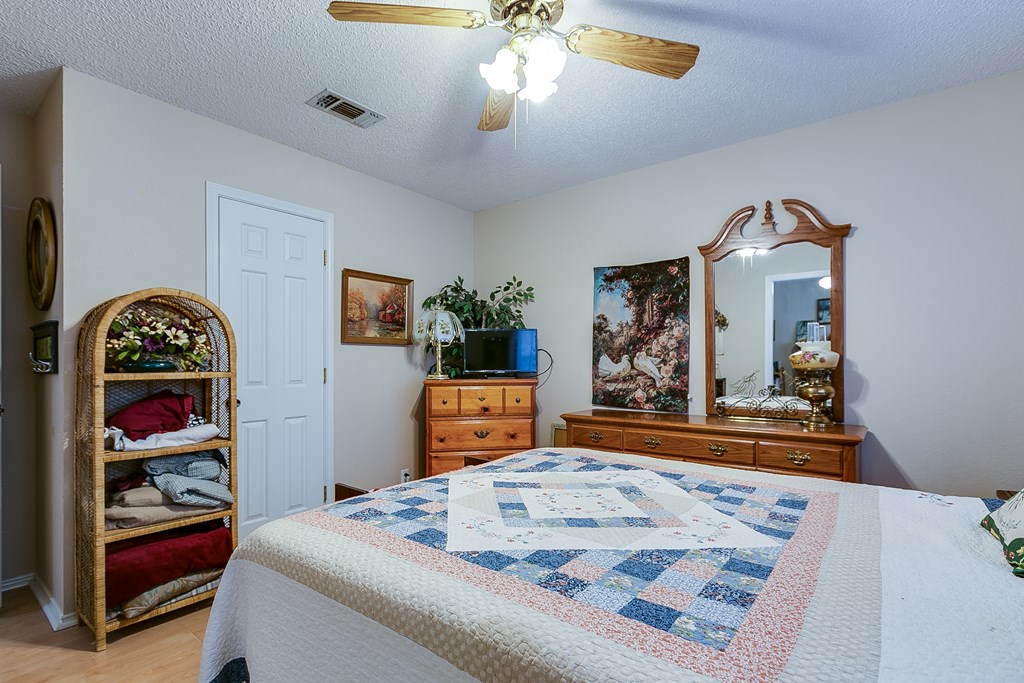 1027 Butterfly Lane Property Photo 21