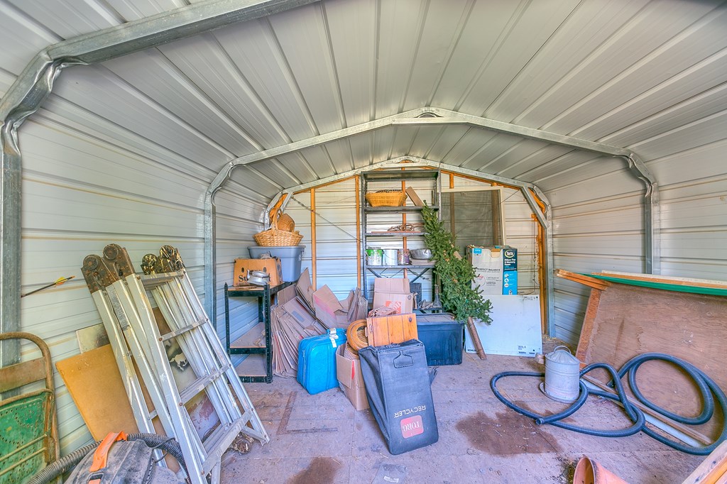 1027 Butterfly Lane Property Photo 33