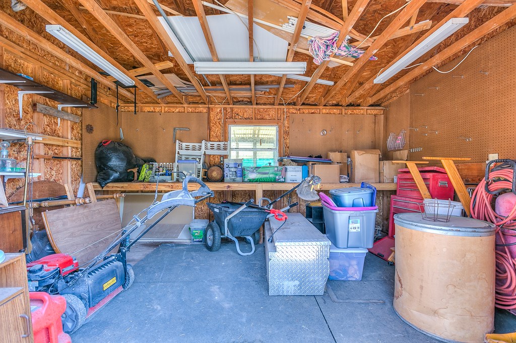 1027 Butterfly Lane Property Photo 35