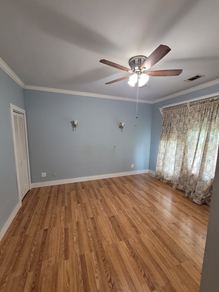 608 N Broadway St Property Photo 4