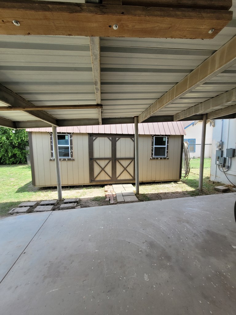 608 N Broadway St Property Photo 11