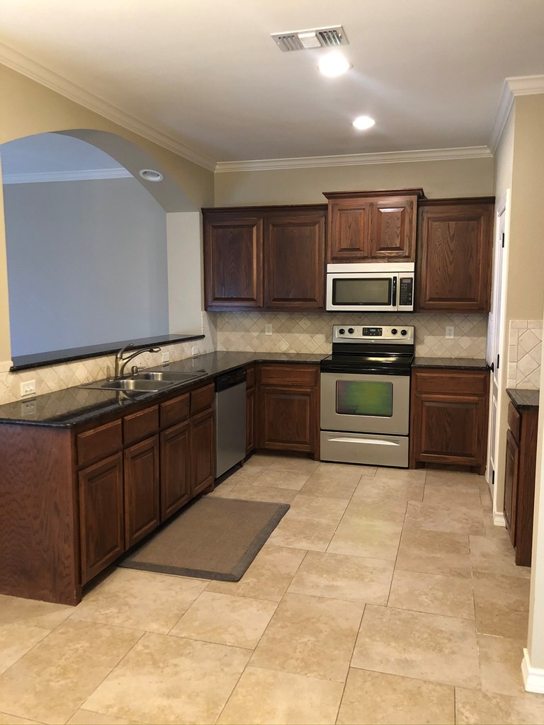 4214 Lexington Place Property Photo 7