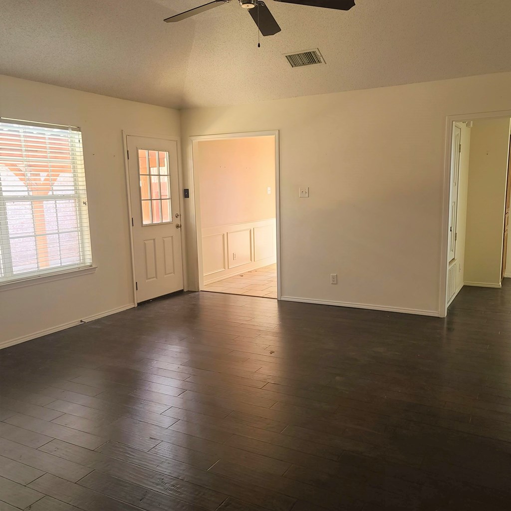 4150 Green Meadow Dr Property Photo 2