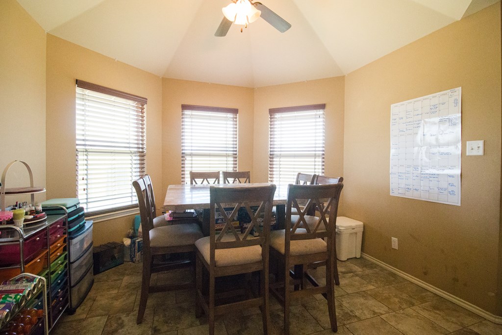 4154 Huntleigh Dr Property Photo 8