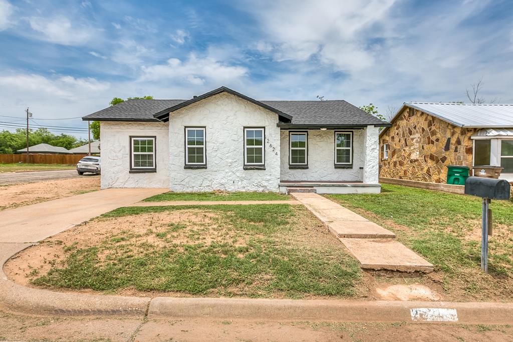 2624 Dallas St Property Photo 1