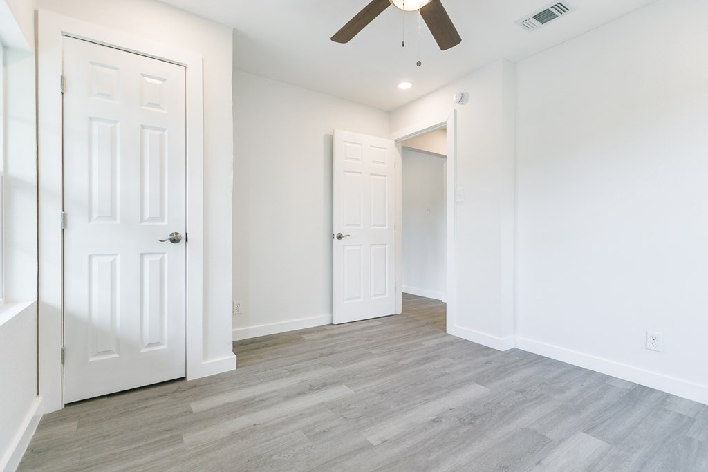 2624 Dallas St Property Photo 21