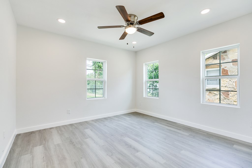 2624 Dallas St Property Photo 24