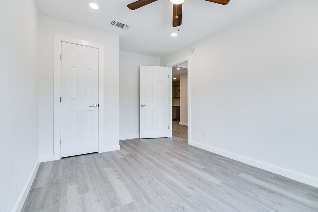 2624 Dallas Street Property Photo 19