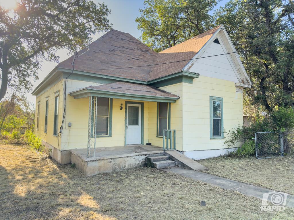 901 S Walnut St Property Photo 1