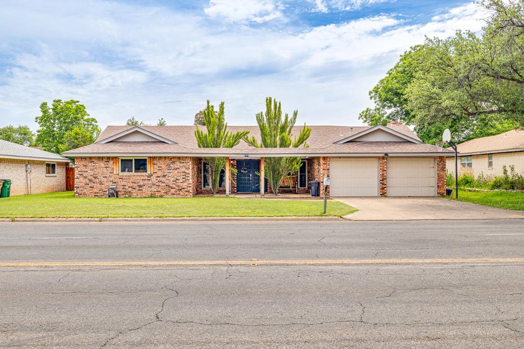 3213 Sunset Dr Property Photo 1