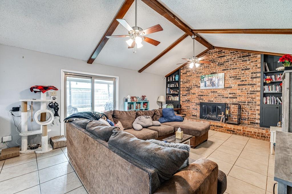 3213 Sunset Dr Property Photo 1