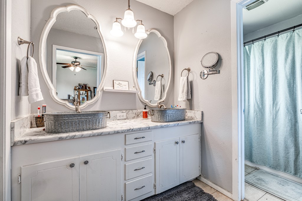 3213 Sunset Dr Property Photo 4