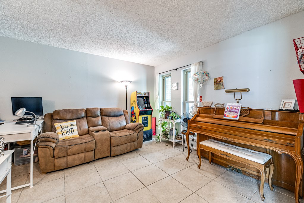 3213 Sunset Dr Property Photo 22