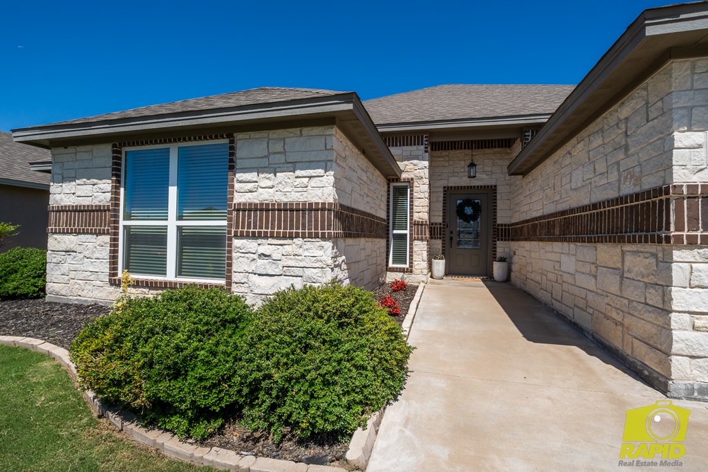 5929 Tarin St Property Photo 4