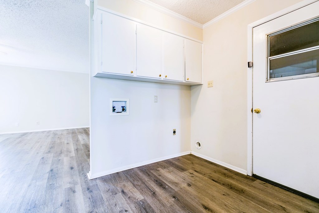 2410 Louise Dr Property Photo 11