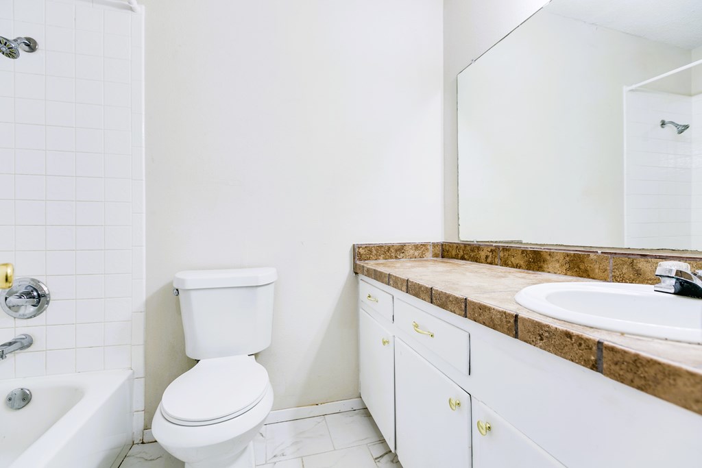 2410 Louise Dr Property Photo 14