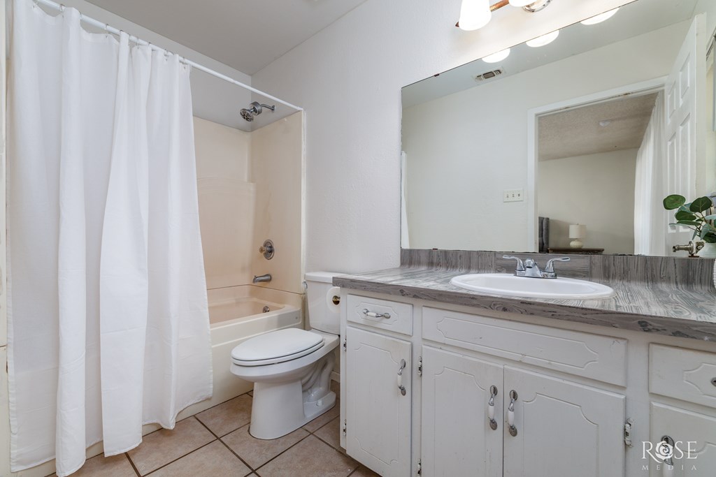 140 Van Zandt St Property Photo 19
