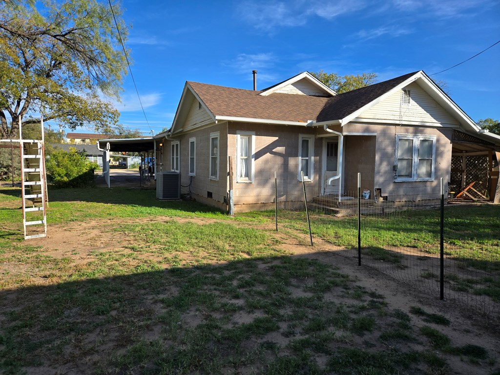 1805 S Van Buren St Property Photo 2