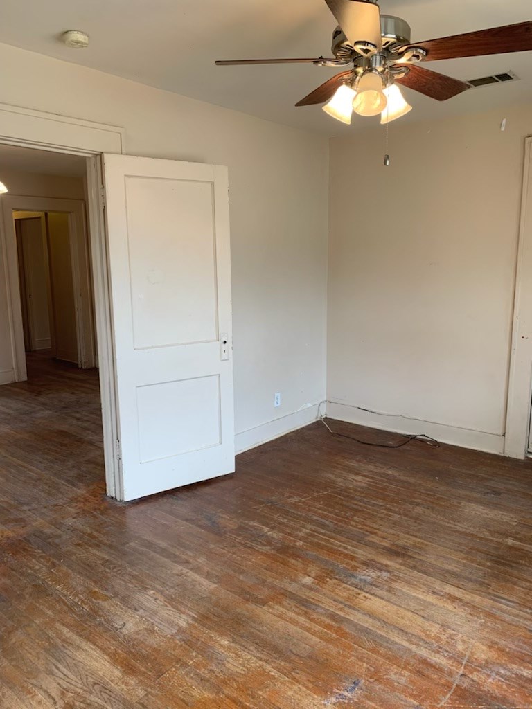 606 Pulliam St Property Photo 5