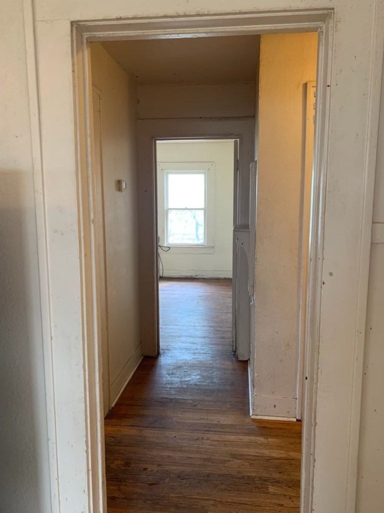 606 Pulliam St Property Photo 11