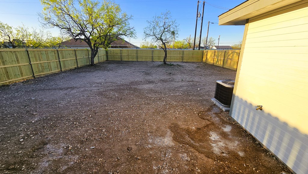 1726 La Follette St Property Photo 13