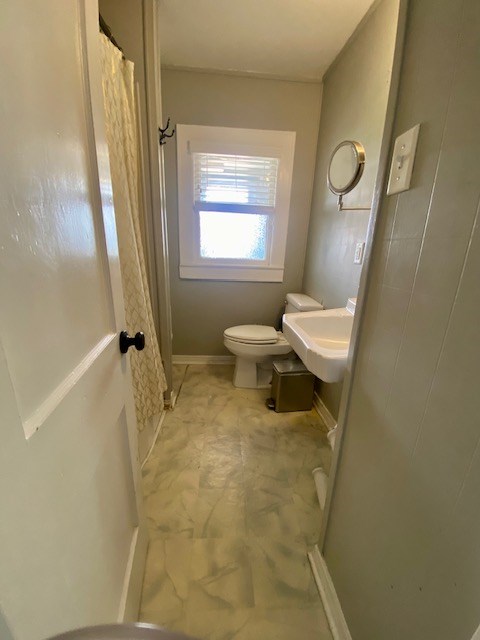 925 E 40th St Property Photo 12