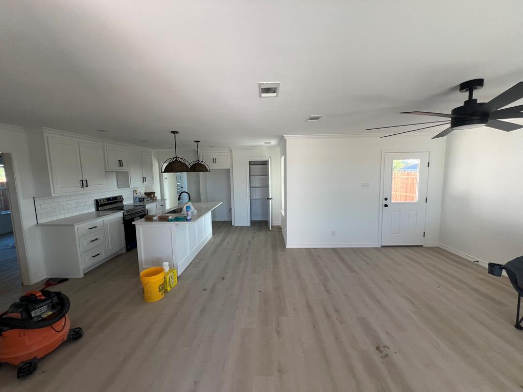 1012 Claborne Court Property Photo 11