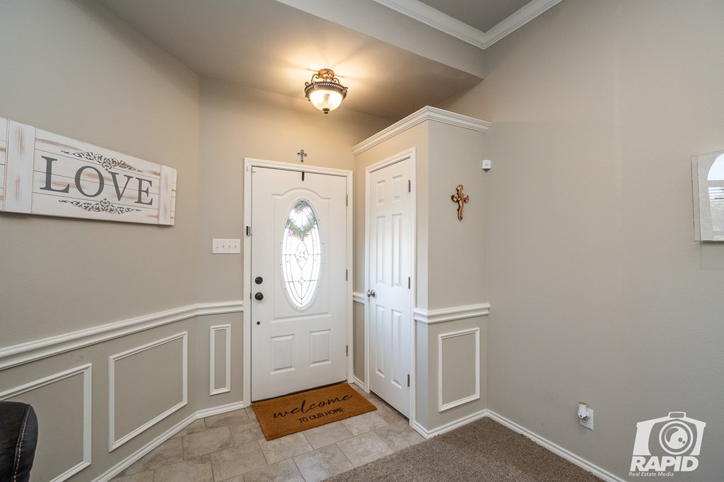 5010 Red Oak Lane Property Photo 2