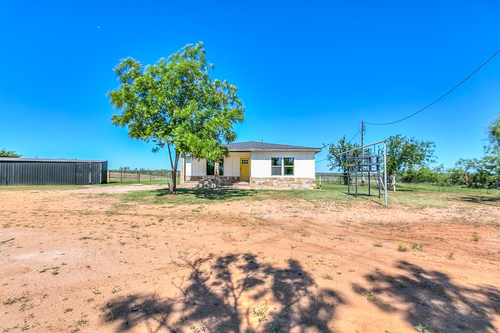 5001 Fm 2333 Property Photo 1