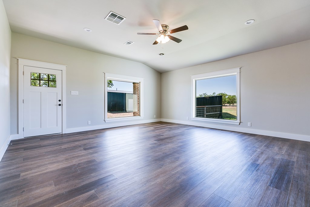 5001 Fm 2333 Property Photo 2